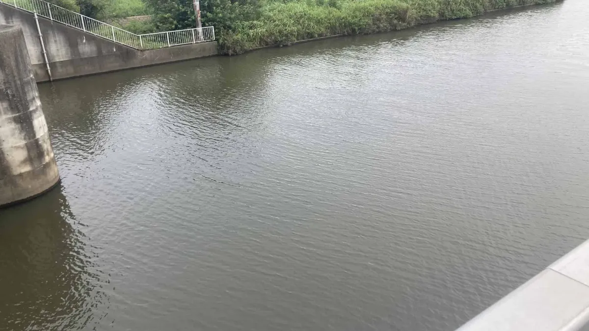 桜川の水門の吐き出し口